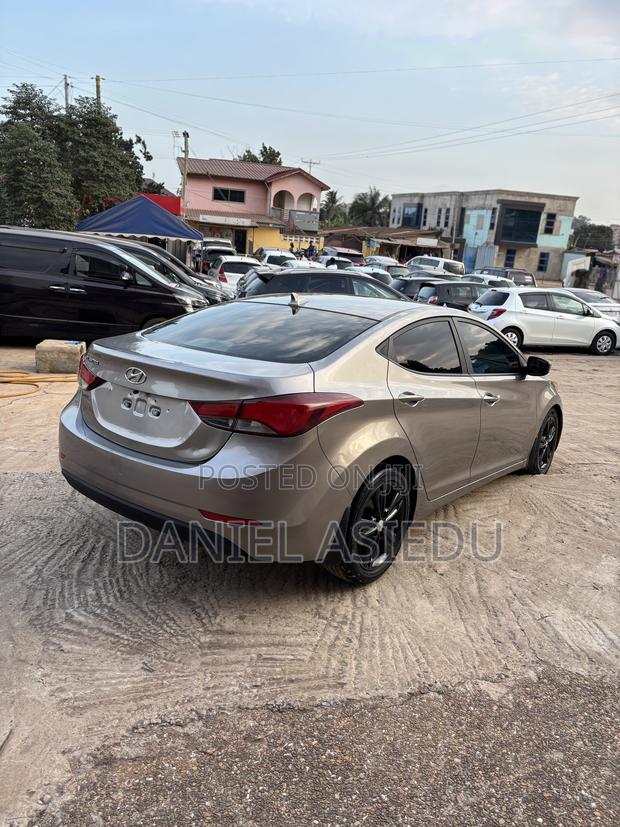 Hyundai Elantra 2014 Brown