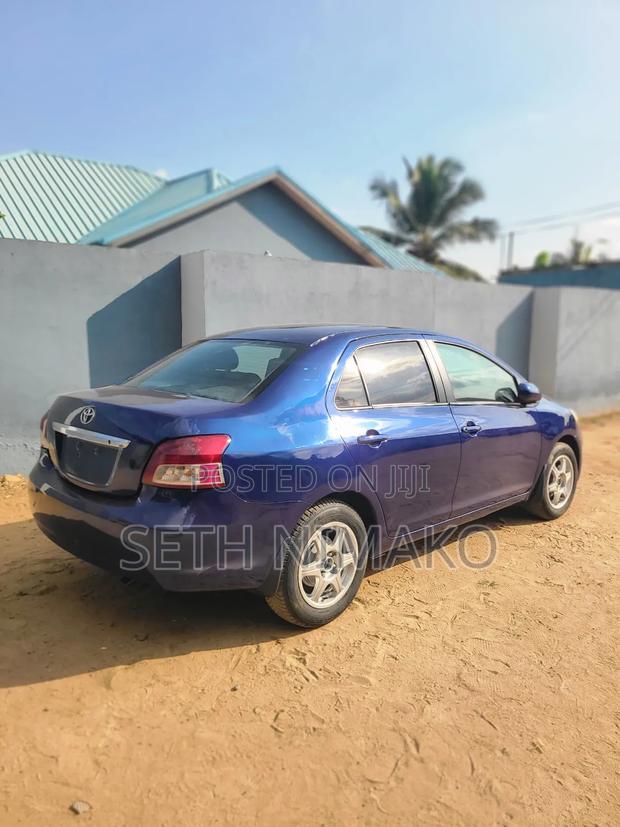 Toyota Yaris 2012 Blue