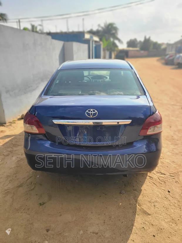 Toyota Yaris 2012 Blue