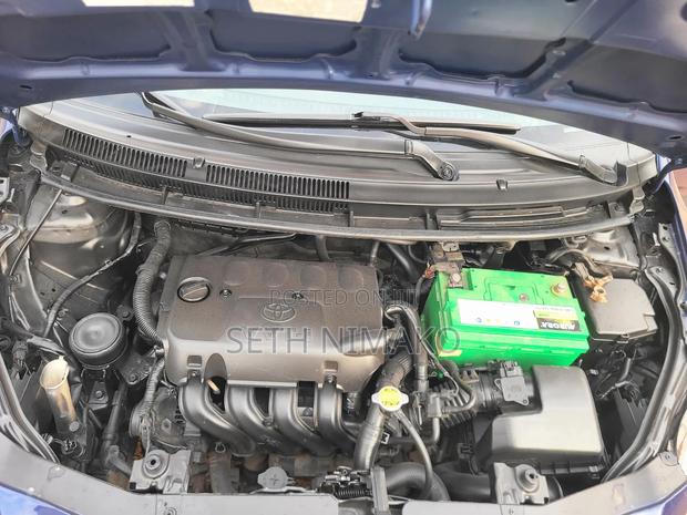 Toyota Yaris 2012 Blue