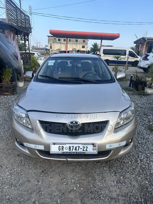 Toyota Corolla 2010 Gold