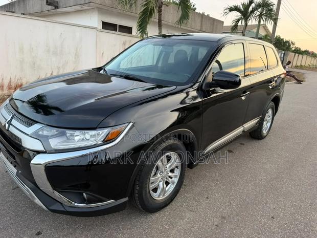 Mitsubishi Outlander ES FWD 2020 Black
