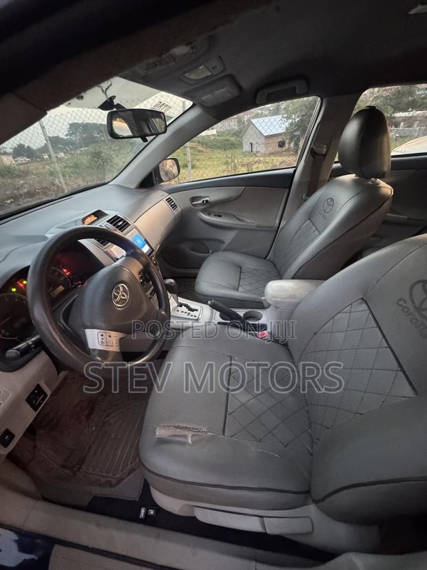 Toyota Corolla LE 4dr Sedan (1.8L 4cyl 4A) 2013 Blue