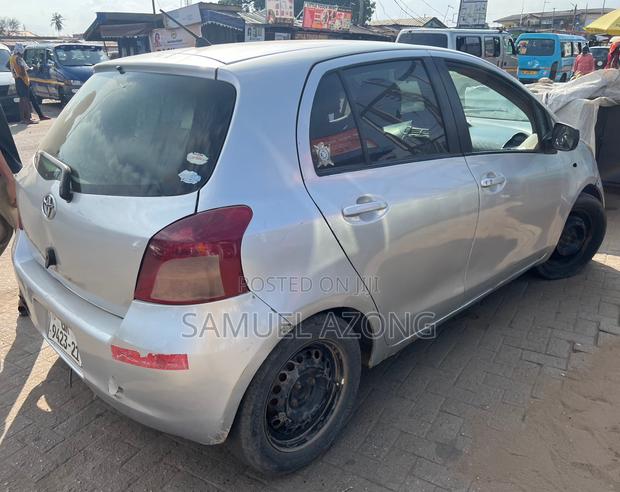 Toyota Vitz 1.3 AWD 3dr 2010 Silver