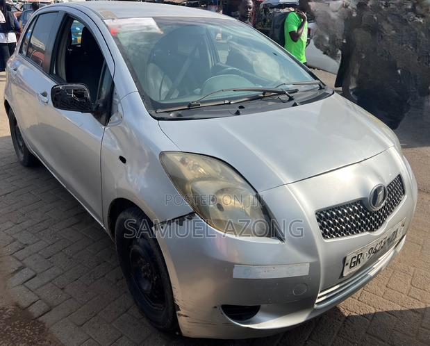 Toyota Vitz 1.3 AWD 3dr 2010 Silver