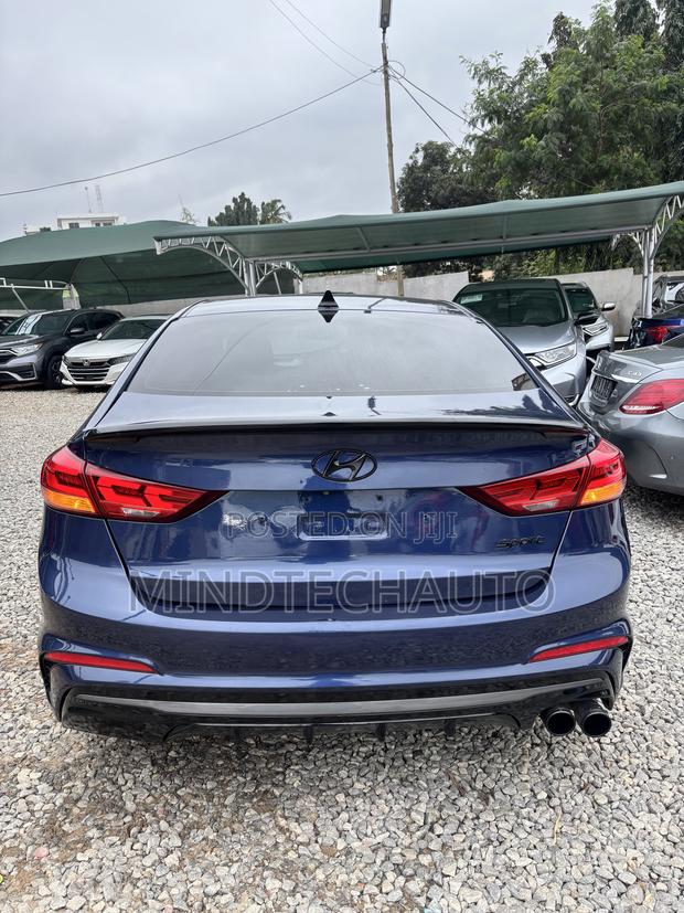 Hyundai Elantra Sport Sedan FWD (1.6L 4cyl 6M) 2017 Blue