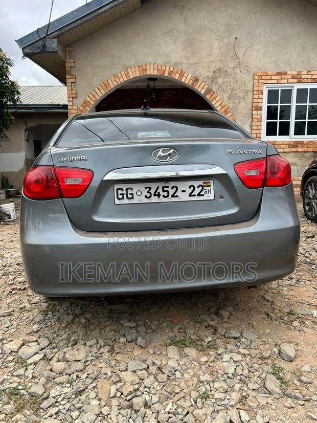 Hyundai Elantra 2010 Gray
