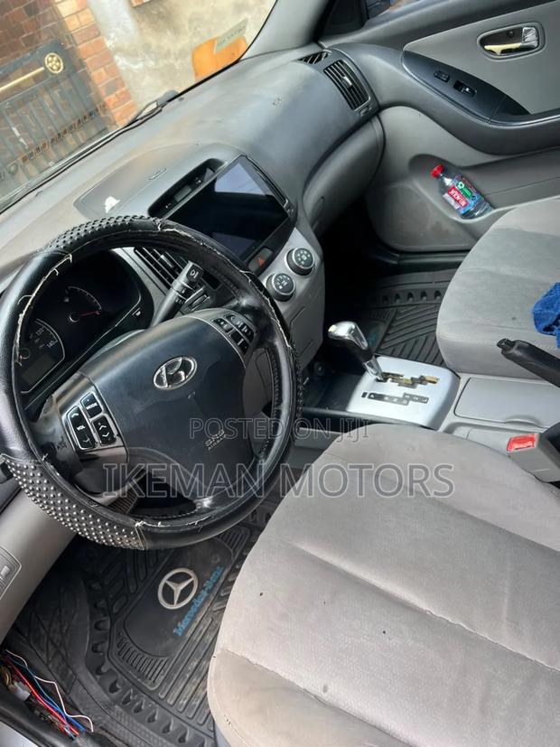 Hyundai Elantra 2010 Gray