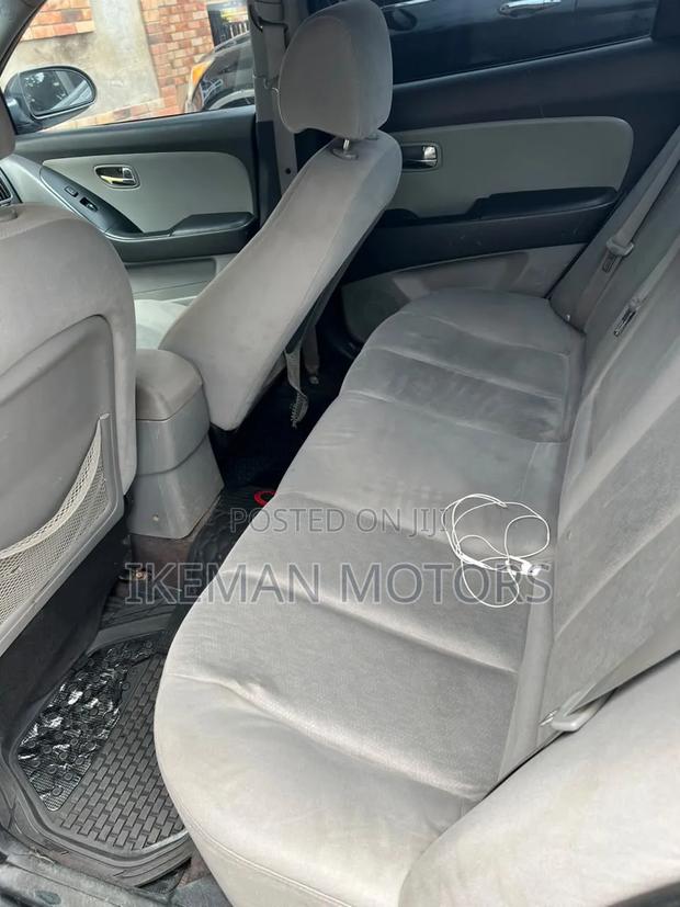 Hyundai Elantra 2010 Gray