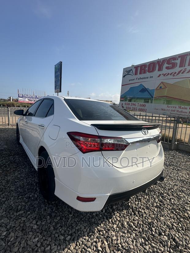 Toyota Corolla 2016 White