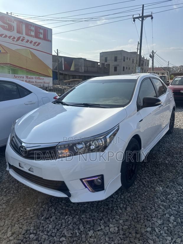Toyota Corolla 2016 White