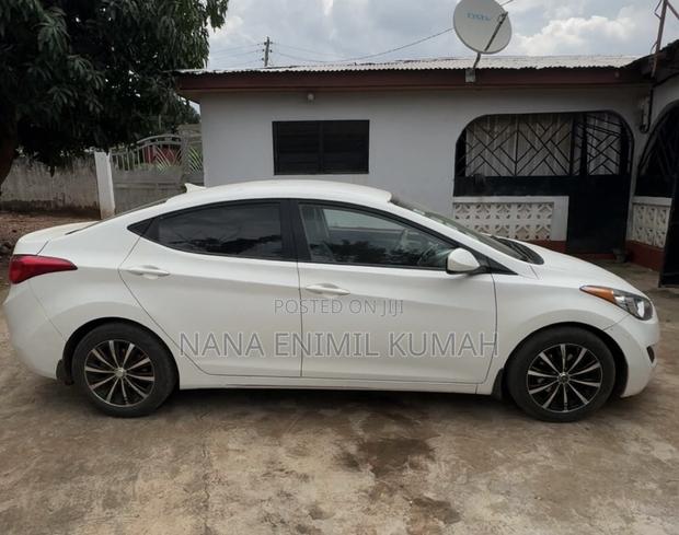 Hyundai Elantra 2016 White
