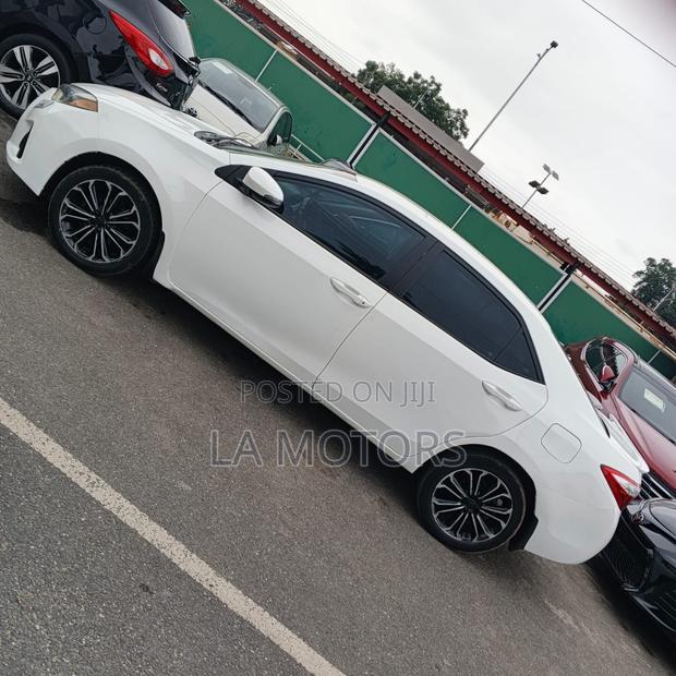 Toyota Corolla 2016 White