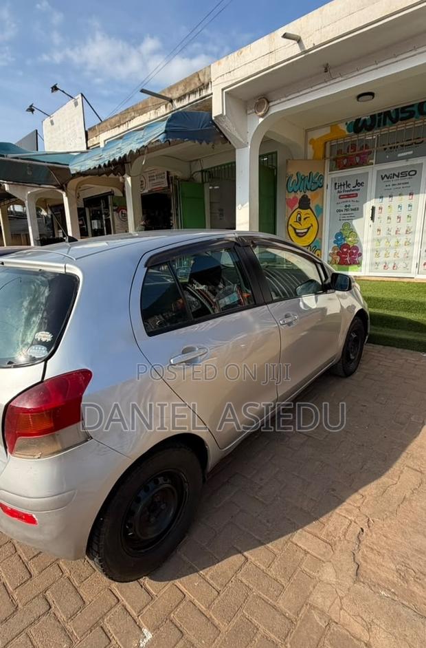 Toyota Vitz 1.0 FWD 3dr 2010 Silver
