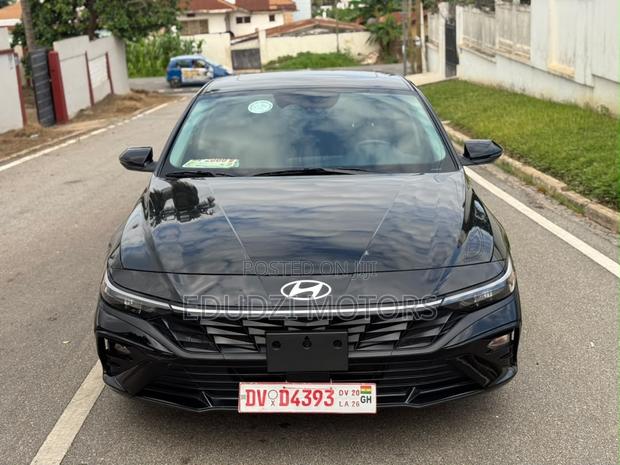 Hyundai Elantra Limited IVT 2025 Black