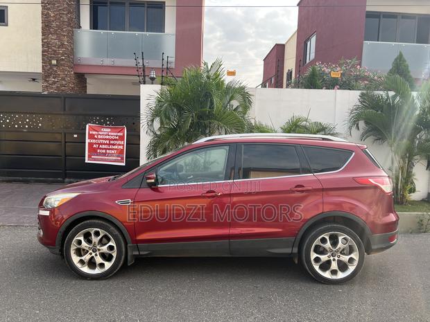 Ford Escape Titanium 4dr SUV (1.6L 4cyl Turbo 6A) 2014 Maroon
