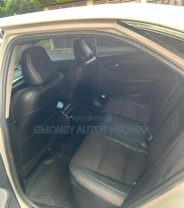 Toyota Camry XLE 4dr Sedan (2.5L 4cyl 6A) 2017 White