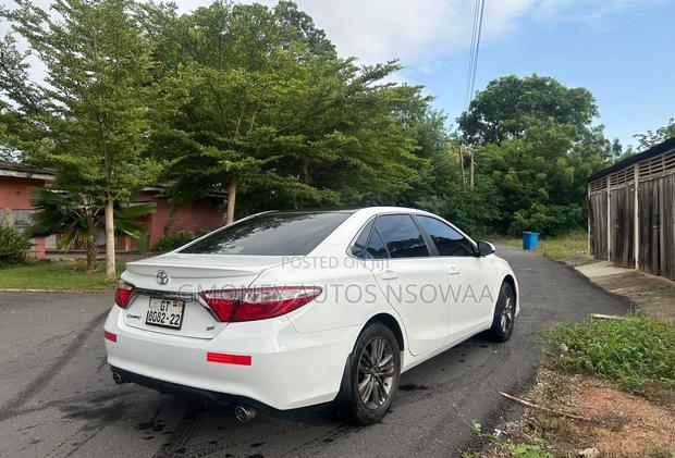 Toyota Camry XLE 4dr Sedan (2.5L 4cyl 6A) 2017 White