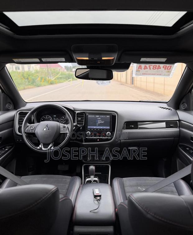 Mitsubishi Outlander 2020 Blue