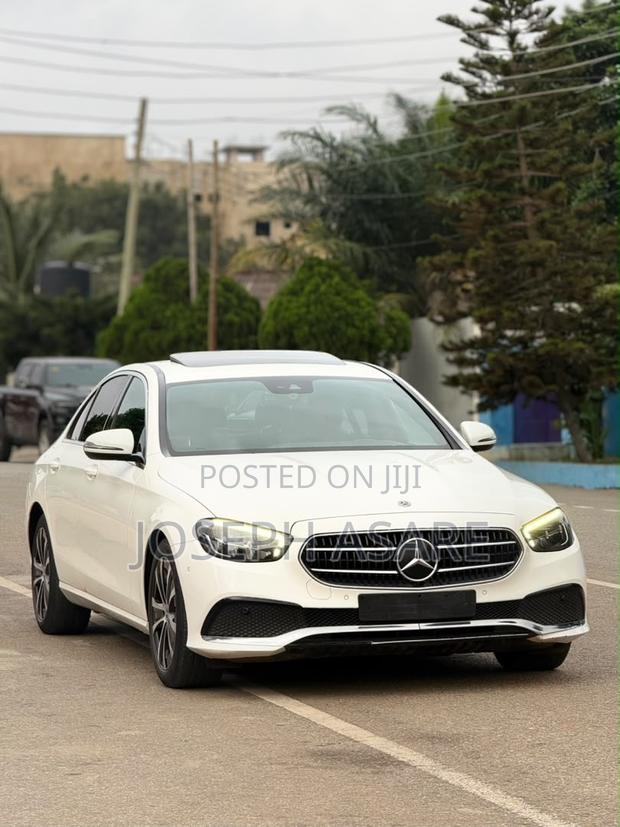 Mercedes-Benz E200 2023 White