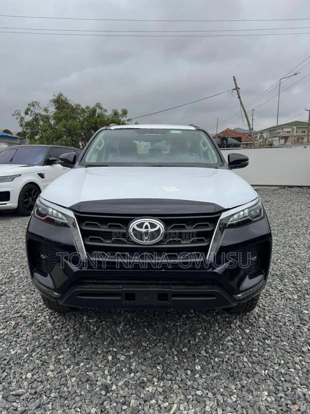 New Toyota Fortuner 2025 Black
