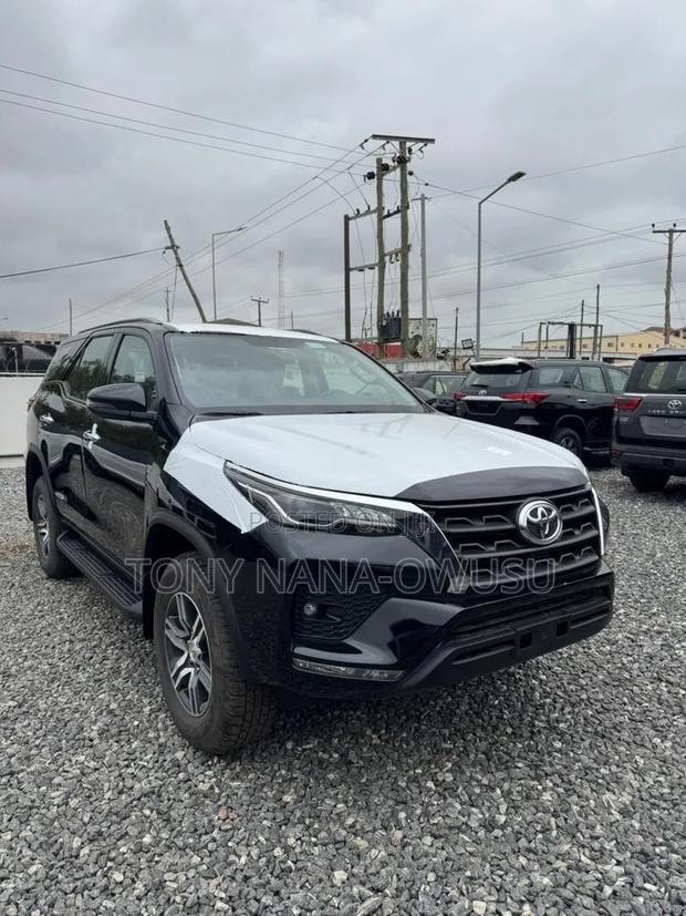 New Toyota Fortuner 2025 Black