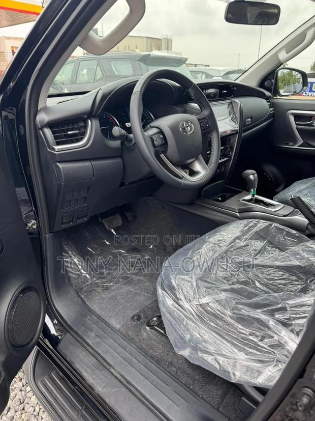 New Toyota Fortuner 2025 Black
