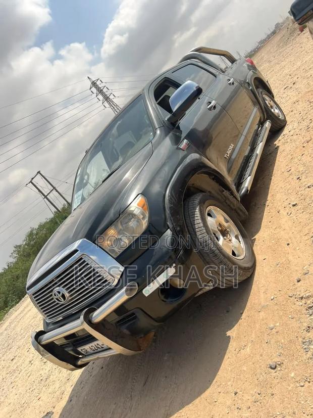 Toyota Tundra 2012 Black