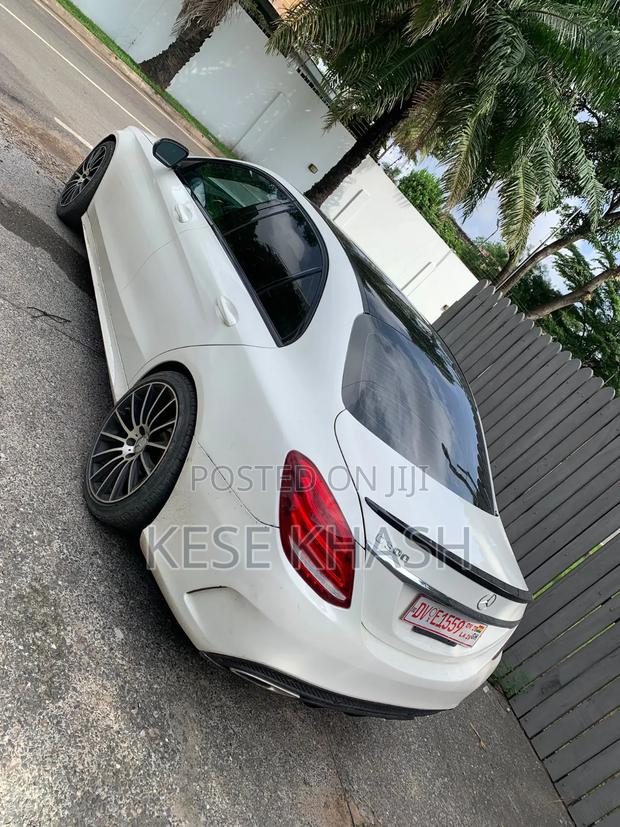 Mercedes-Benz C300 2017 Red