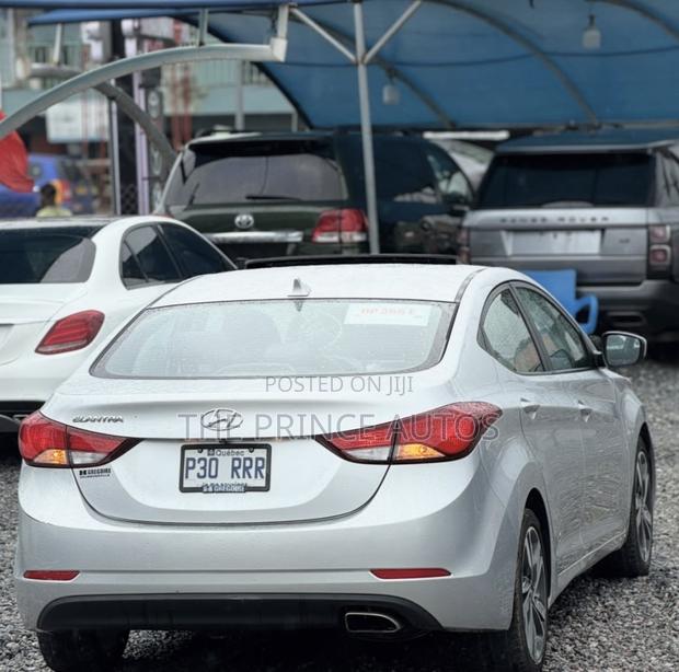 Hyundai Elantra Limited 4dr Sedan (1.8L 4cyl 6A) 2015 Silver