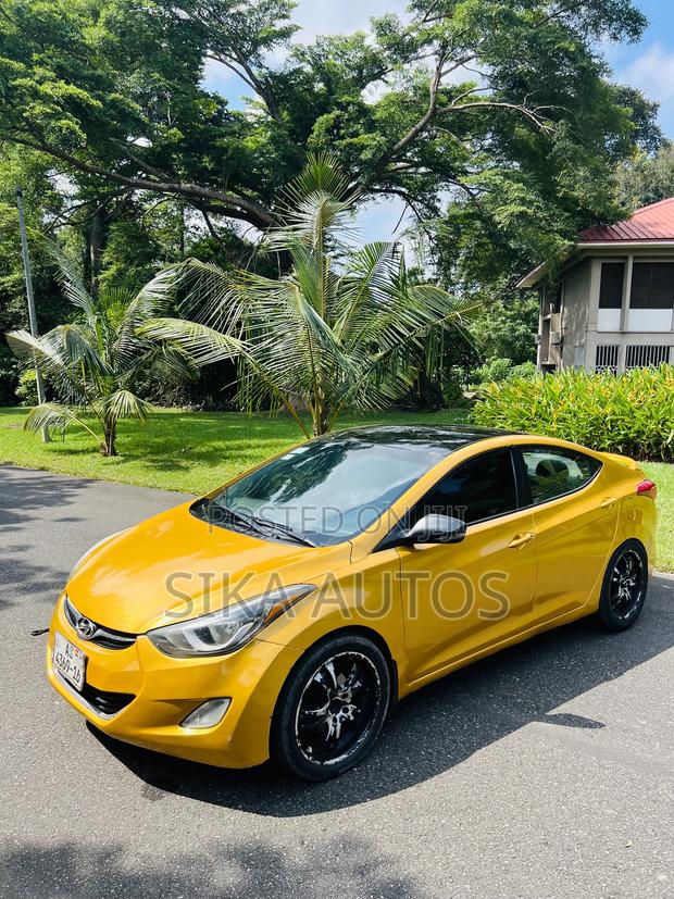 Hyundai Elantra GLS Sedan FWD (1.8L 4cyl 6A) 2013 Gold