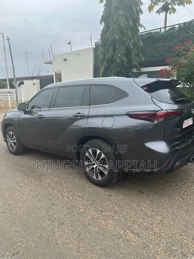 Toyota Highlander 2024 Gray