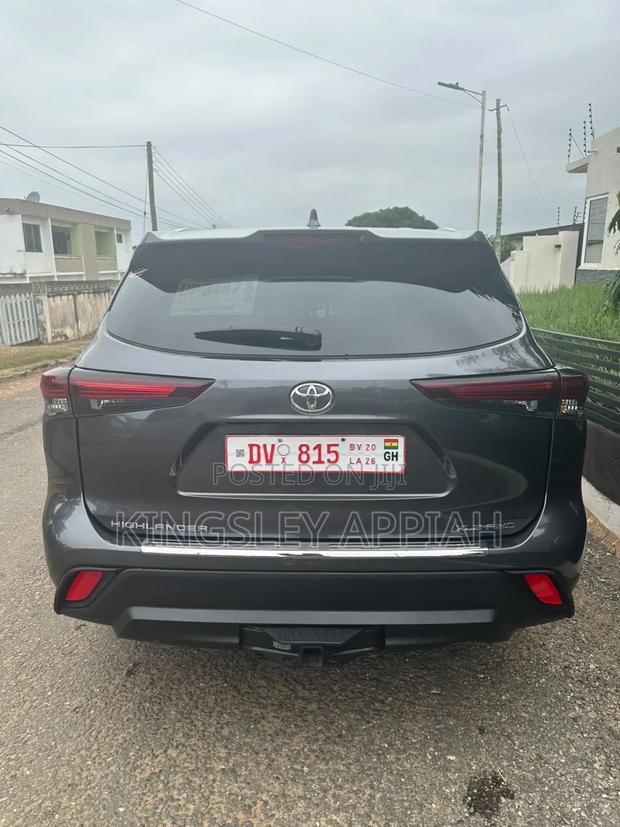 Toyota Highlander 2024 Gray