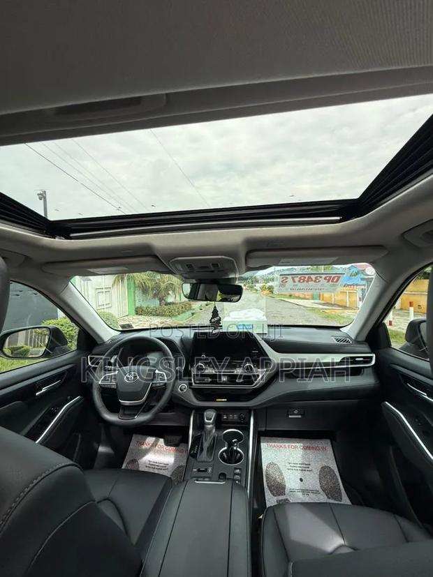 Toyota Highlander 2024 Gray