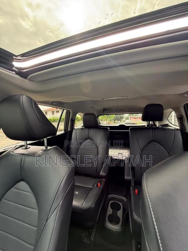 Toyota Highlander 2024 Gray
