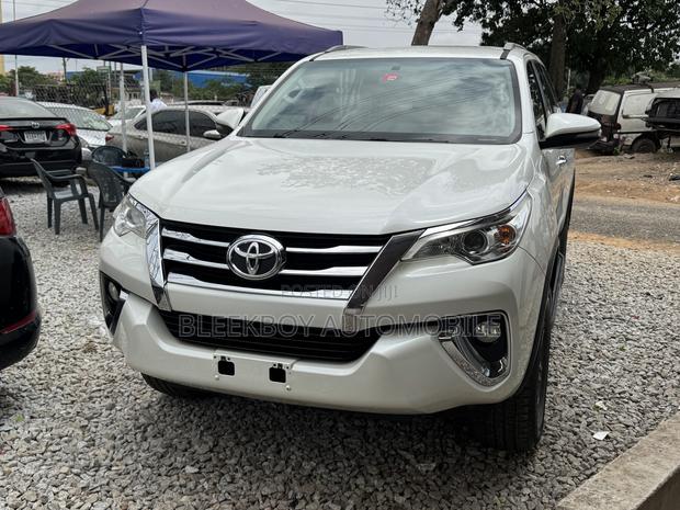 Toyota Fortuner 2.7 AWD 2019 White