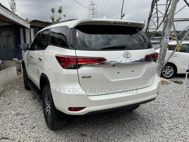 Toyota Fortuner 2.7 AWD 2019 White