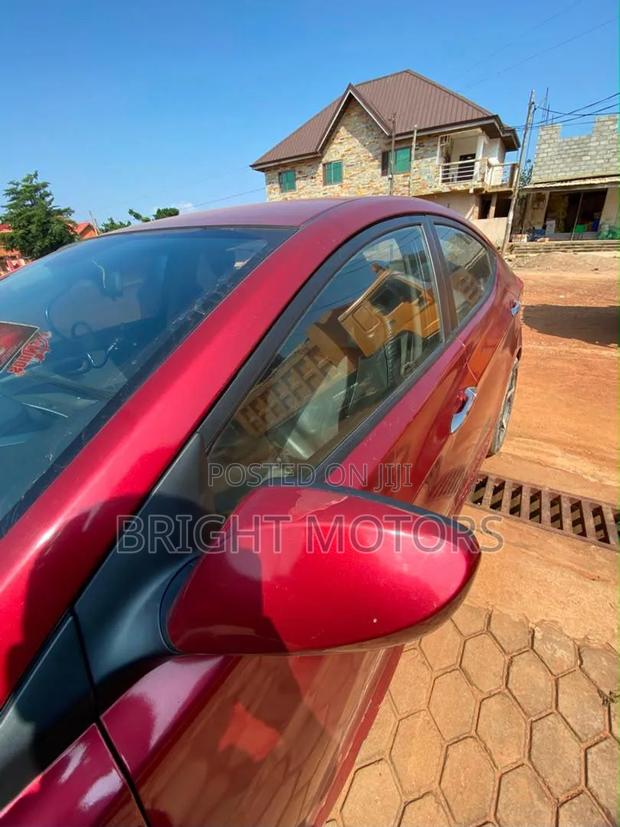 Hyundai Elantra 2012 Red