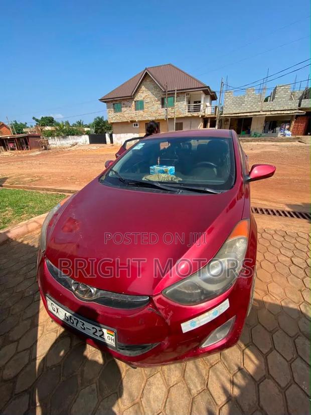 Hyundai Elantra 2012 Red