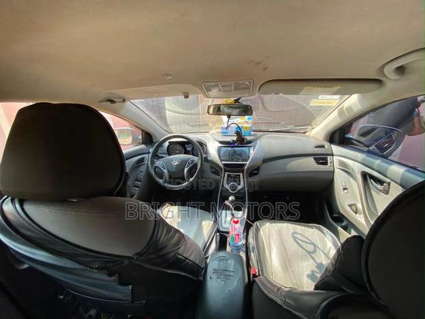 Hyundai Elantra 2012 Red