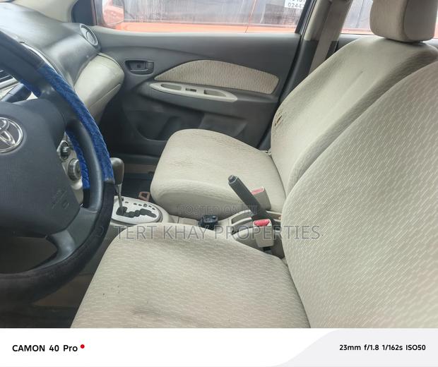 Toyota Belta 2010 Silver