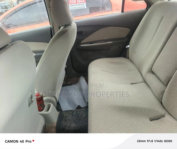 Toyota Belta 2010 Silver