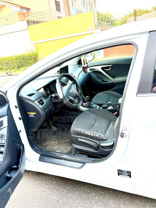 Hyundai Elantra Limited PZEV 4dr Sedan (1.8L 4cyl 6A) 2015 White