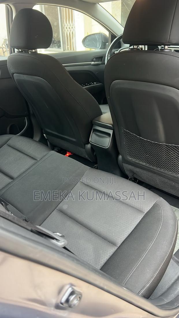 Hyundai Elantra Value Edition Sedan FWD (2.0L 4cyl 6A) 2017 Gray