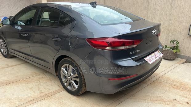 Hyundai Elantra Value Edition Sedan FWD (2.0L 4cyl 6A) 2017 Gray