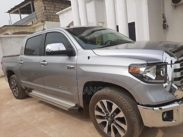 Toyota Tundra 1794 5.7L V8 w/FFV 4x2 CrewMax 5.6 ft. box 145.7 in. WB