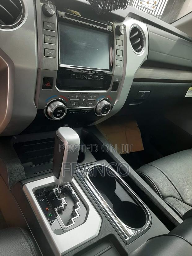 Toyota Tundra 1794 5.7L V8 w/FFV 4x2 CrewMax 5.6 ft. box 145.7 in. WB
