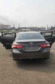 Toyota Camry SE FWD (2.5L 4cyl 8AM) 2018 Gray for sale