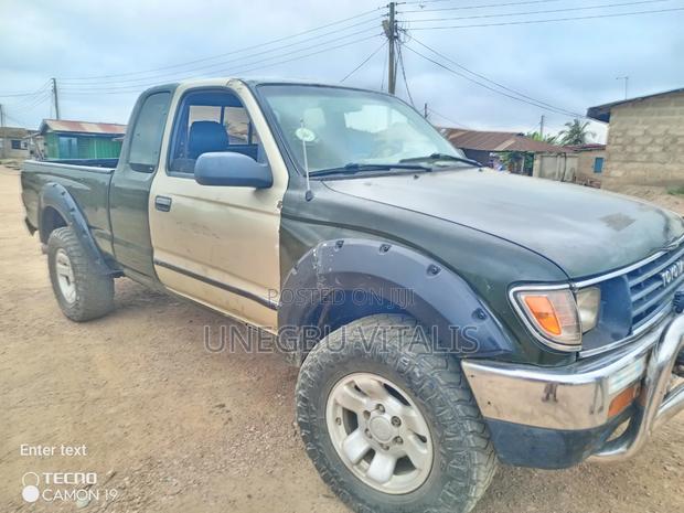Toyota Tacoma Base 4x4 Regular Cab 103.3 in. WB 2003 Gray