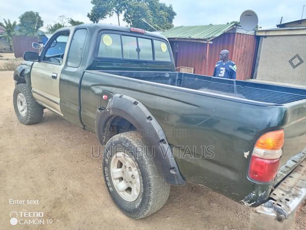 Toyota Tacoma Base 4x4 Regular Cab 103.3 in. WB 2003 Gray